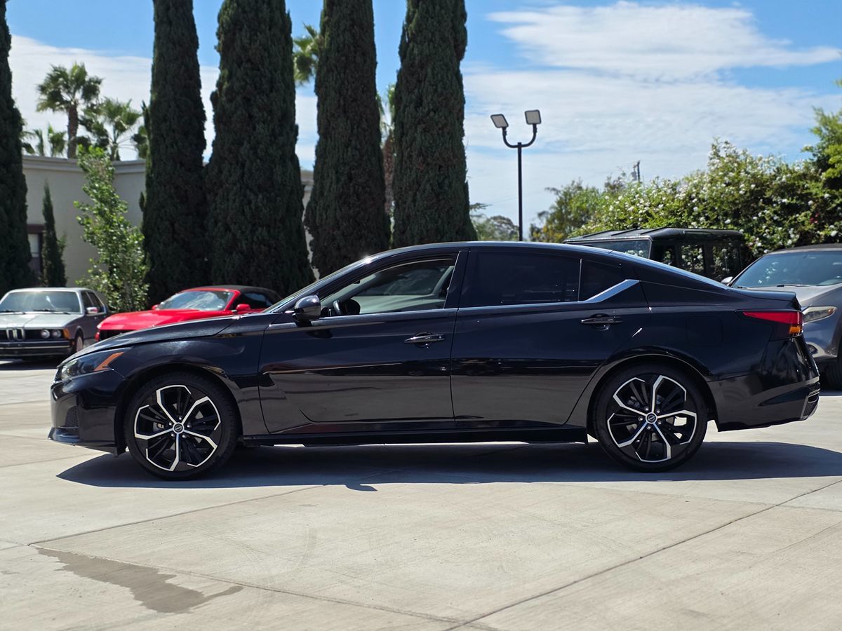 Nissan Altima photo 7