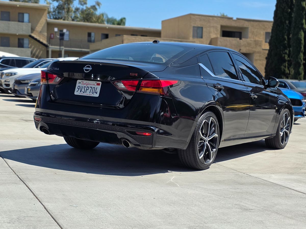 Nissan Altima photo 10