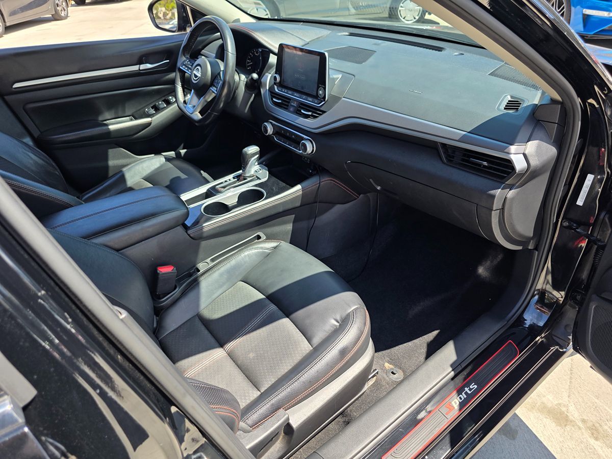 Nissan Altima photo 13