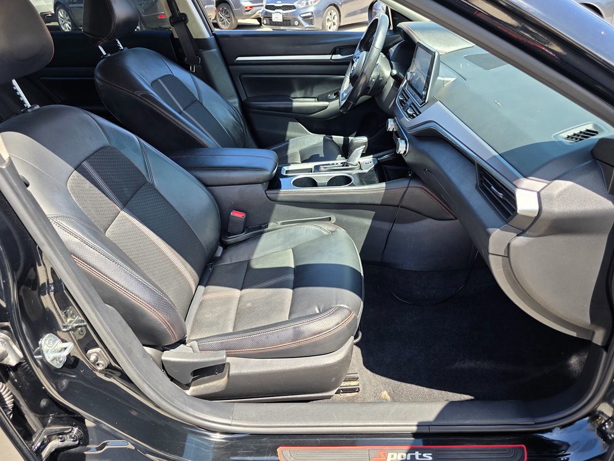 Nissan Altima photo 14