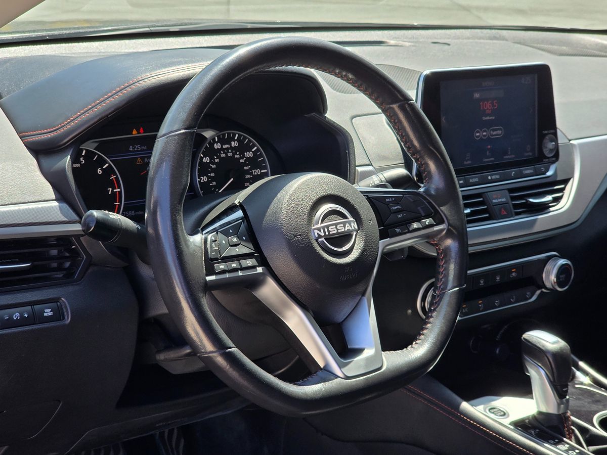 Nissan Altima photo 18