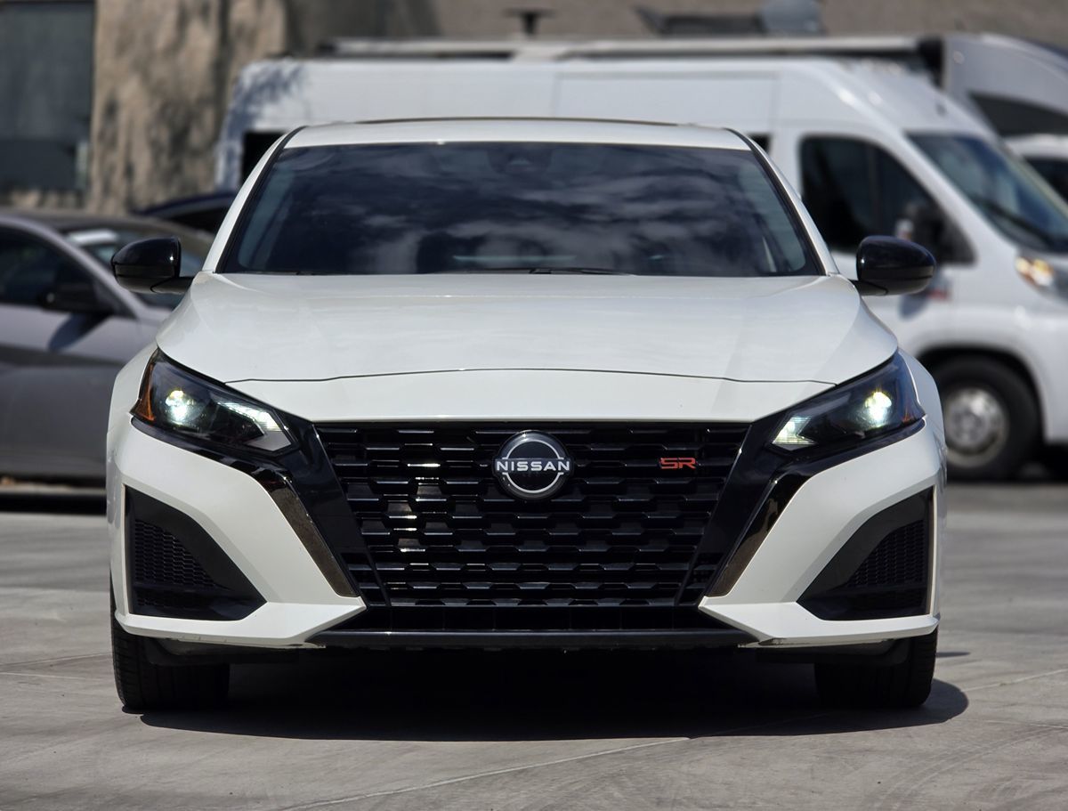 Nissan Altima photo 5