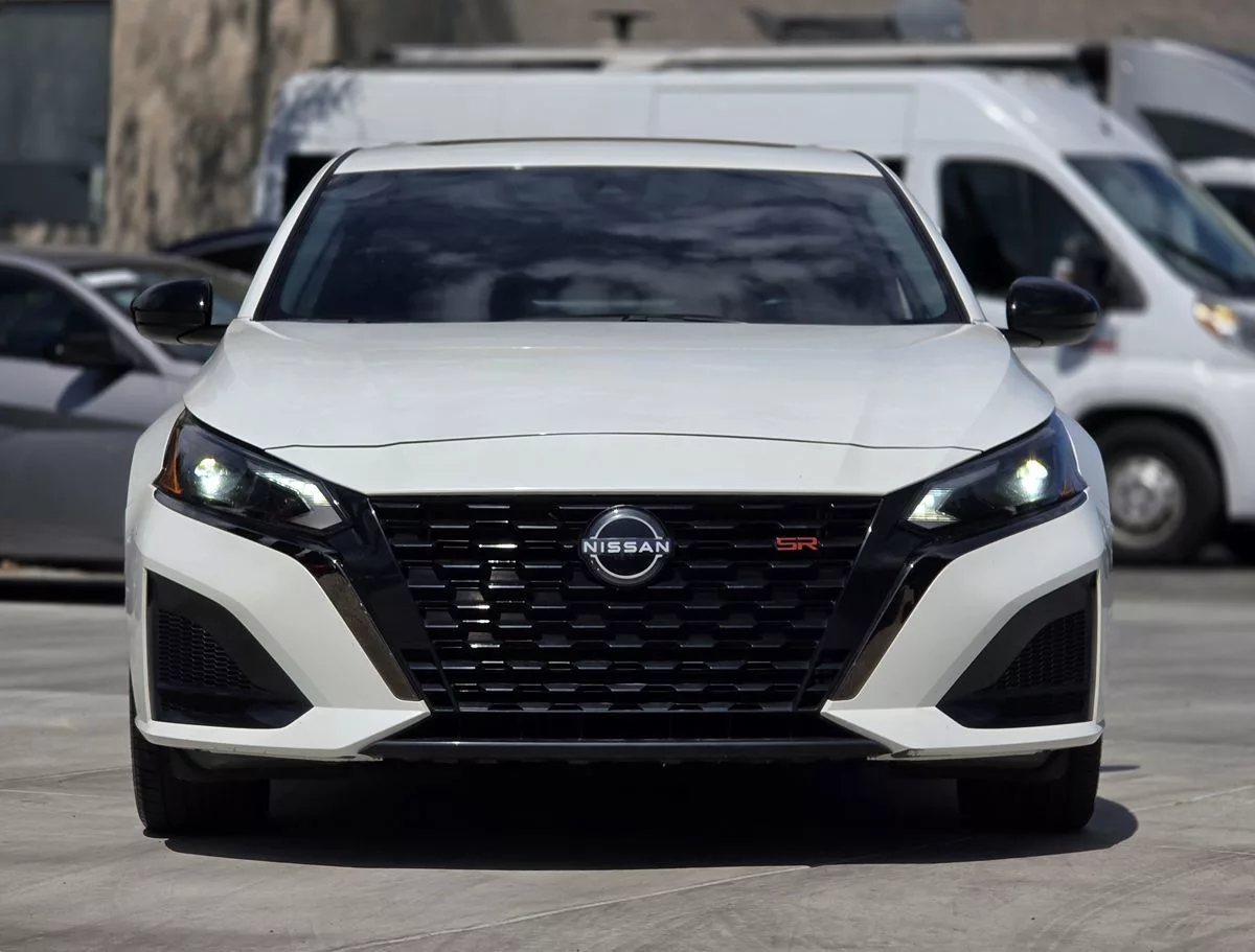 2023 Nissan Altima 2.5 SR - Carnova Inc. photo 5