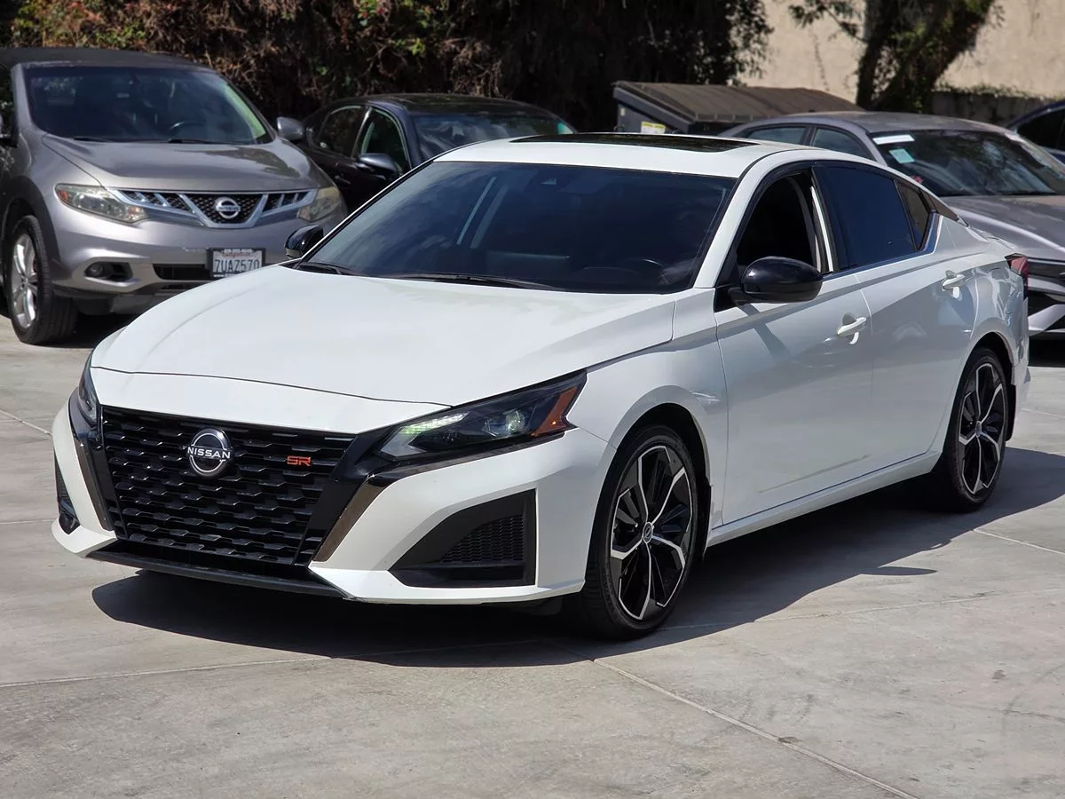 2023 Nissan Altima 2.5 SR - Carnova Inc. photo 6