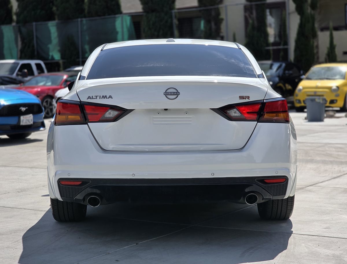 Nissan Altima photo 8
