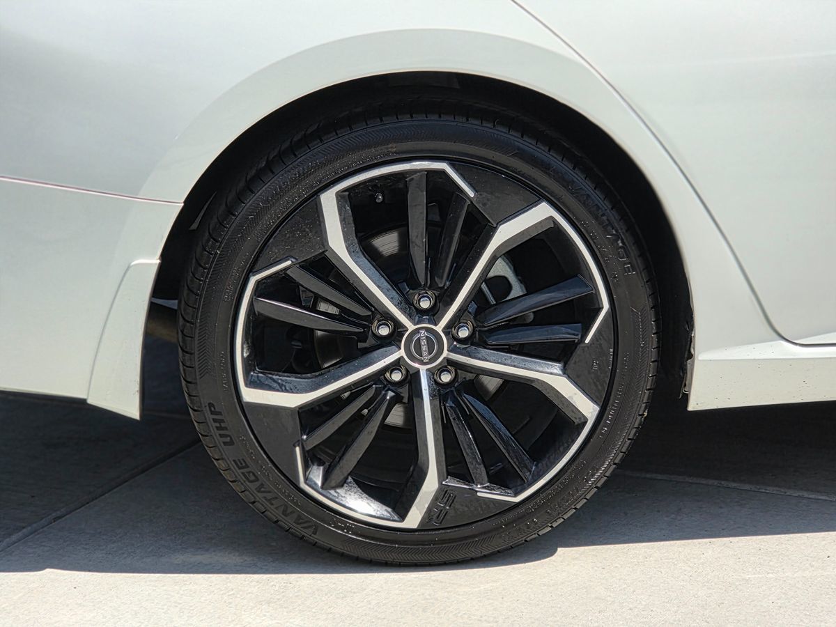 Nissan Altima photo 10