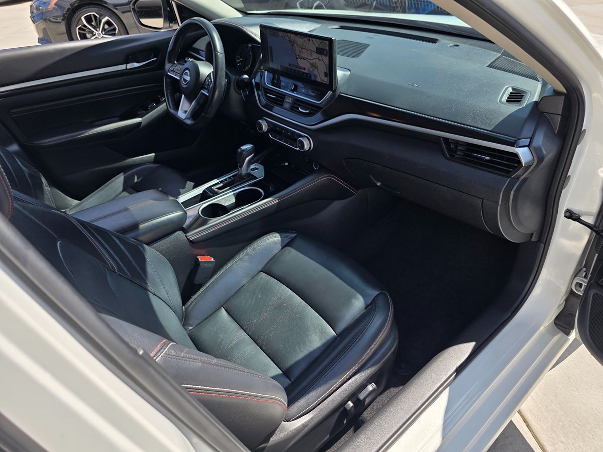 Nissan Altima photo 12