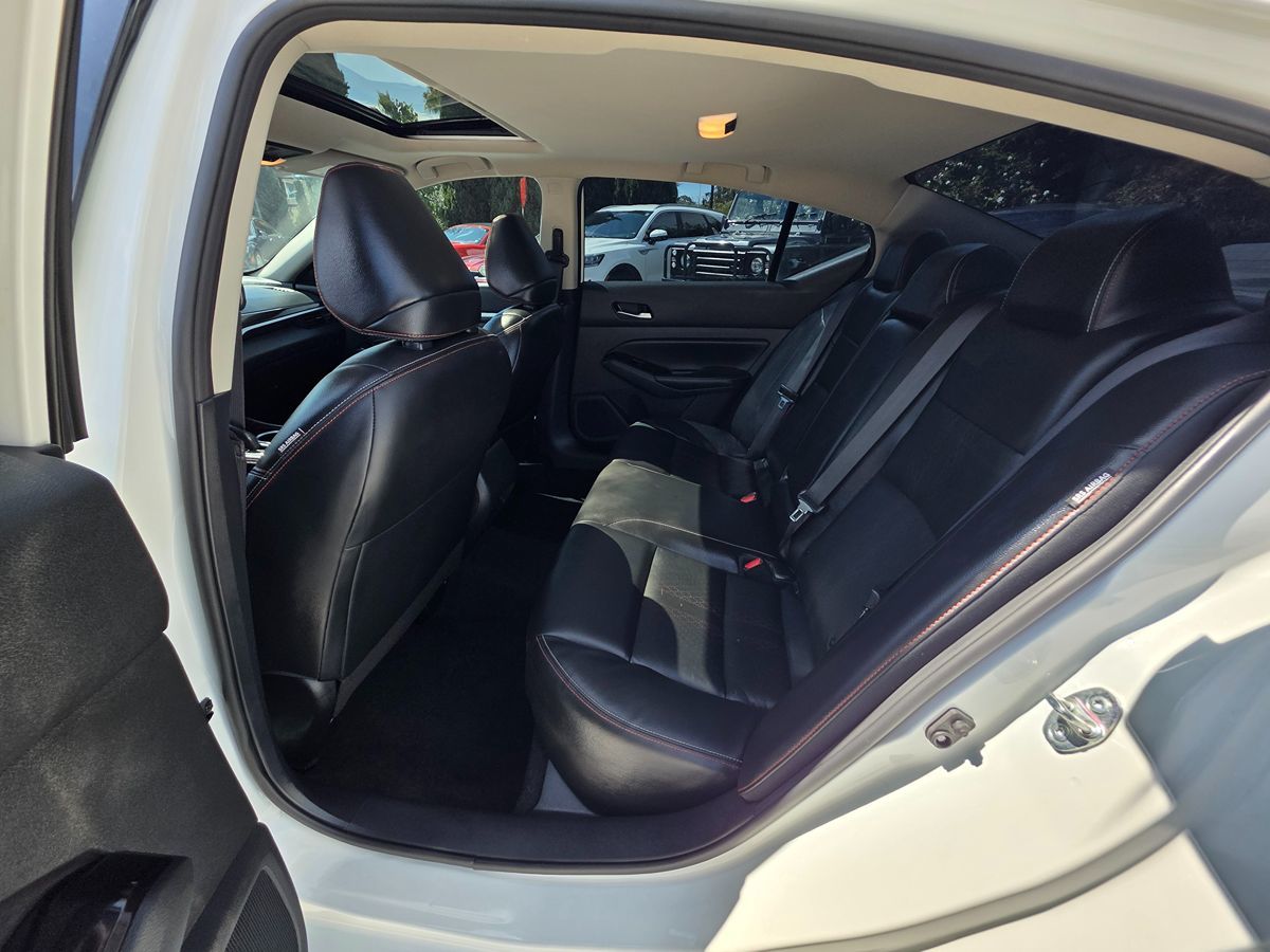 Nissan Altima photo 20