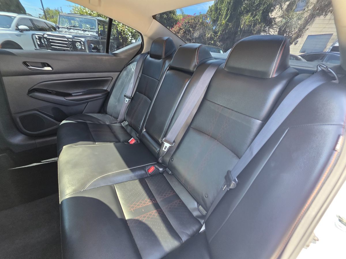 Nissan Altima photo 21