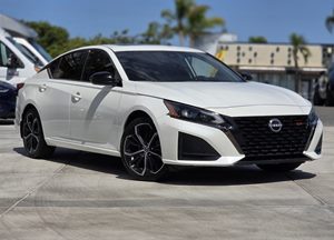 2023 Nissan Altima 2.5 SR - Carnova Inc. photo 2