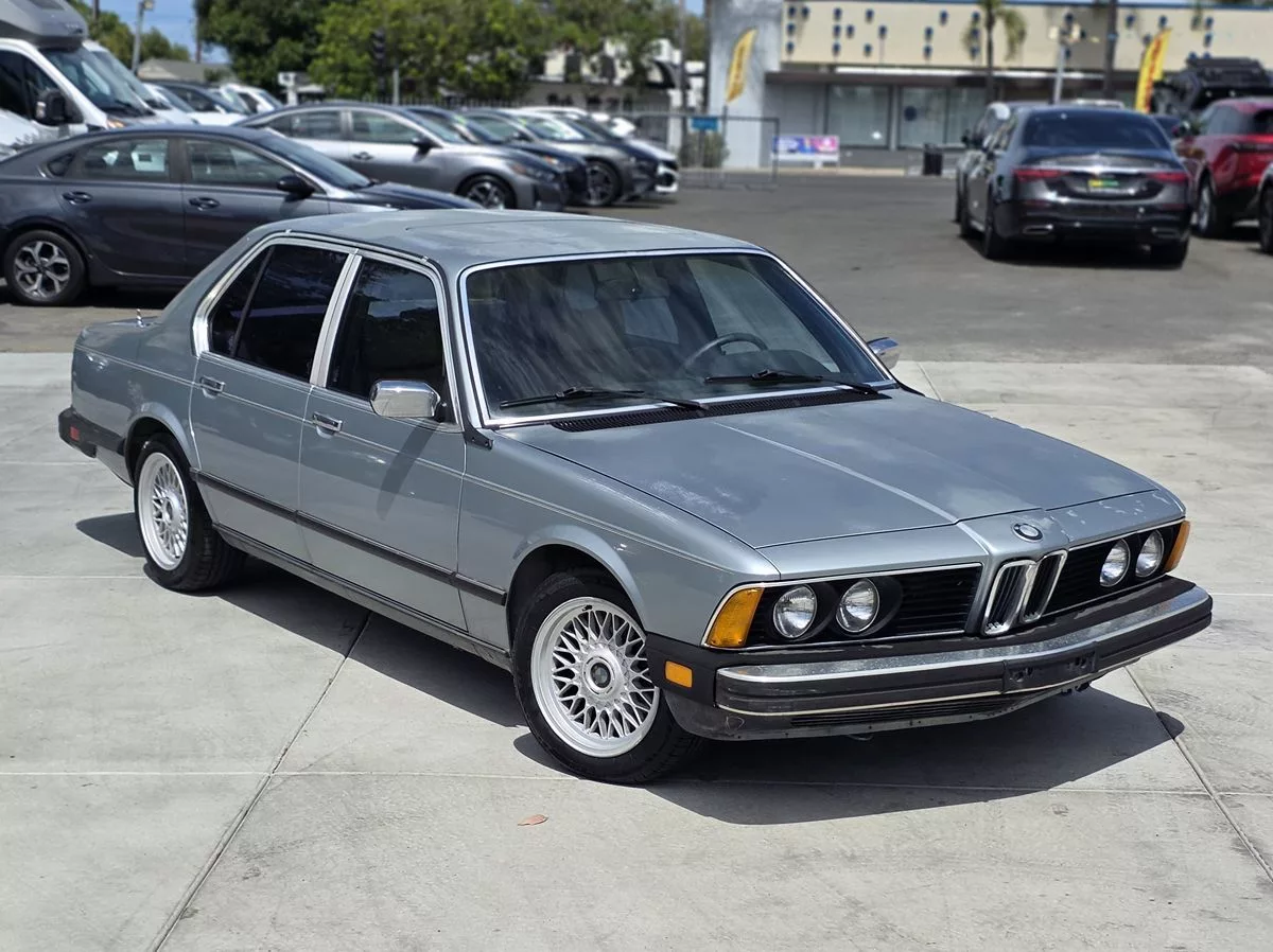 1982 BMW 7 Series 733i - Carnova Inc. photo 3