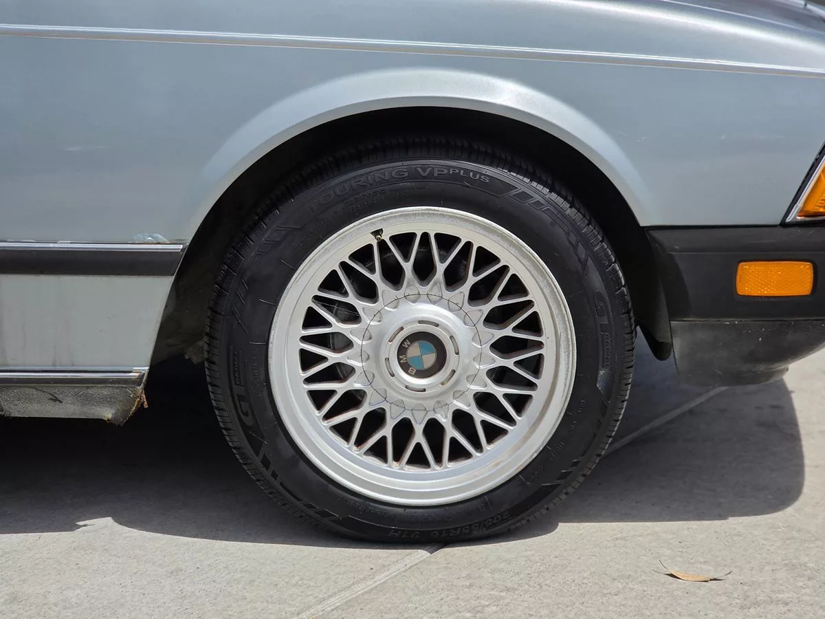 1982 BMW 7 Series 733i - Carnova Inc. photo 9