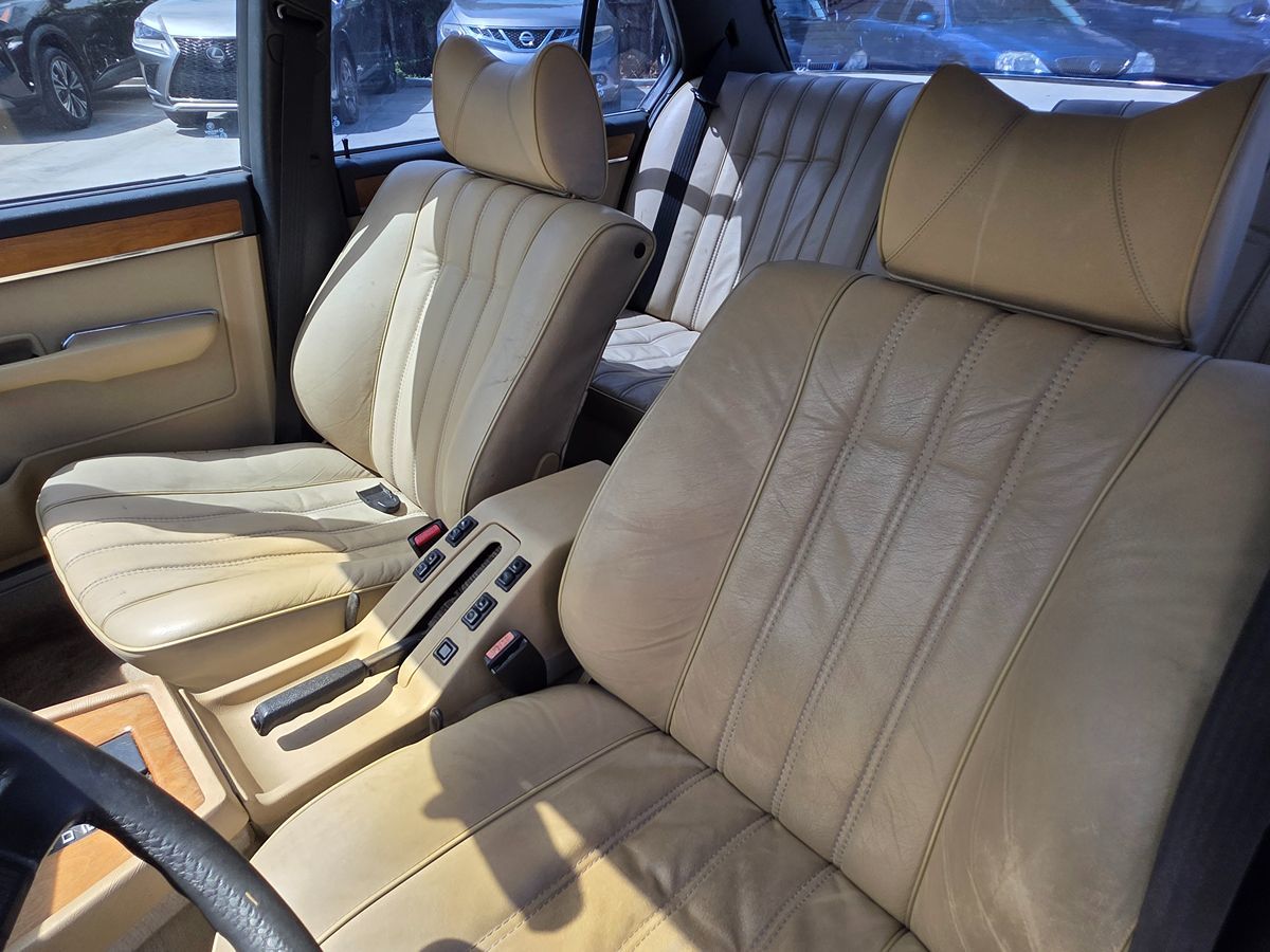 BMW 7 Series photo 17
