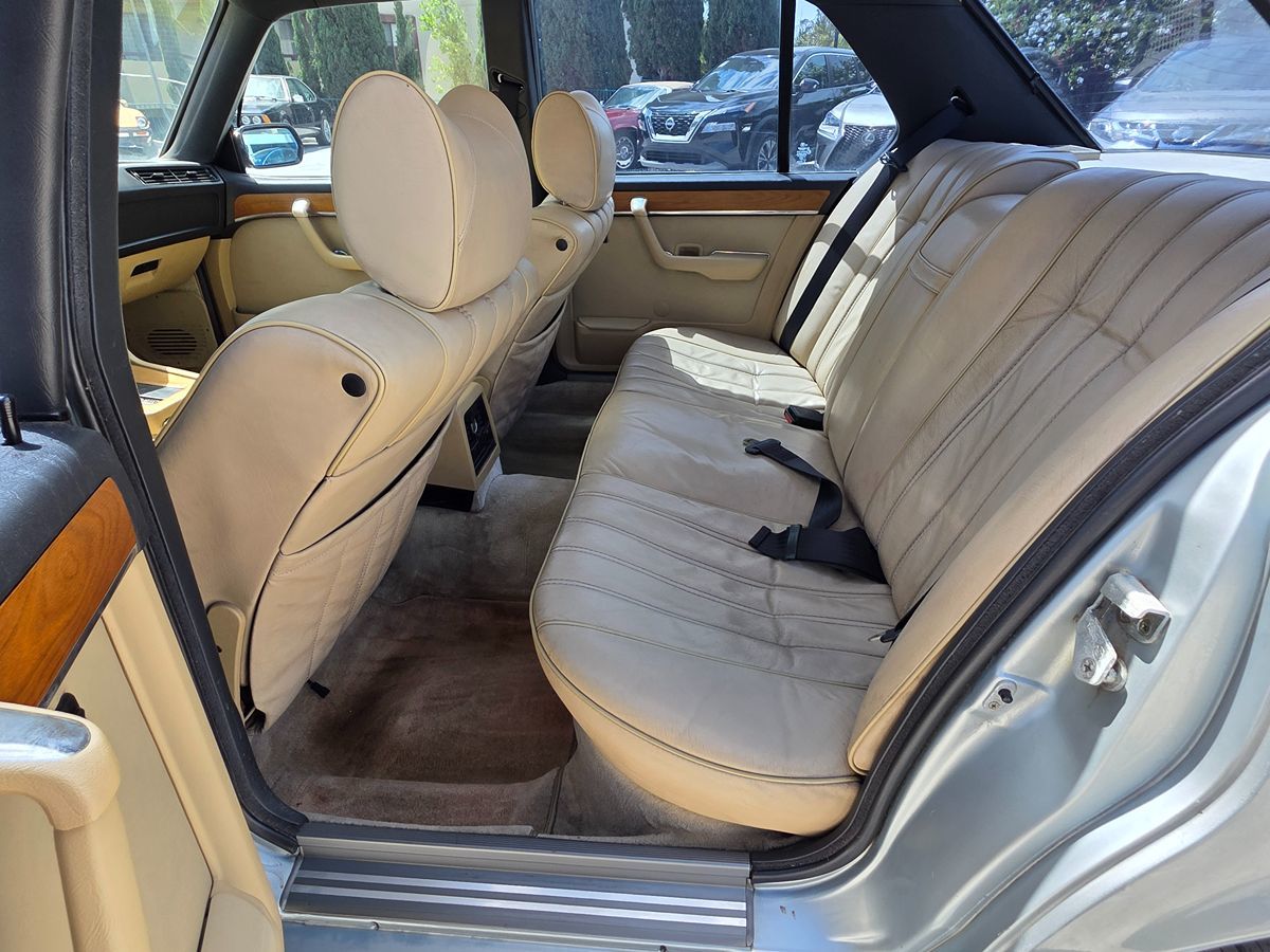 BMW 7 Series photo 18