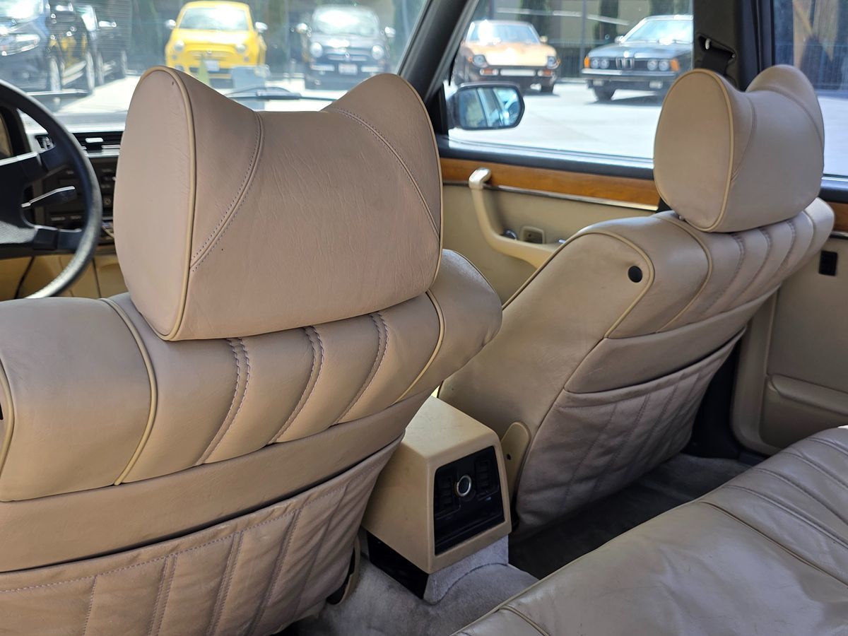 BMW 7 Series photo 20