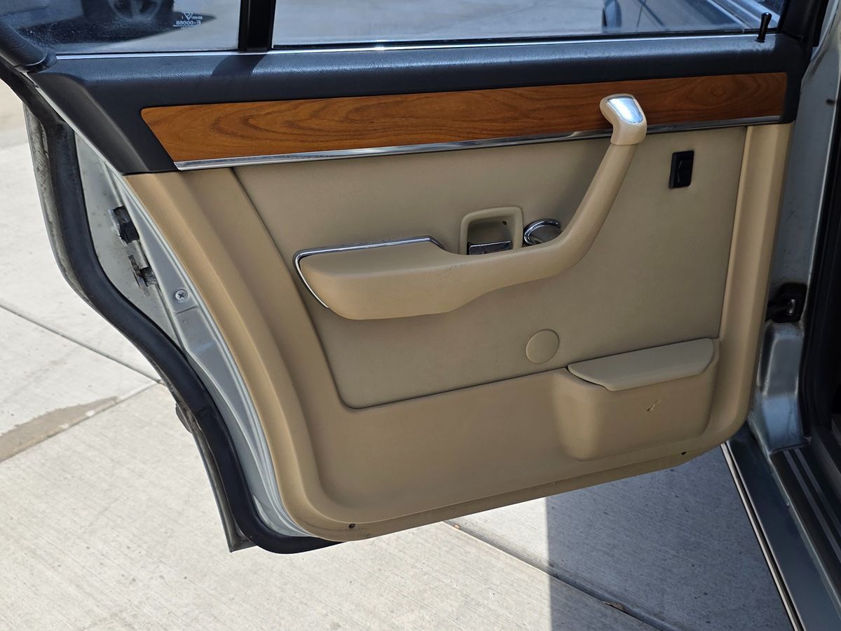 BMW 7 Series photo 21