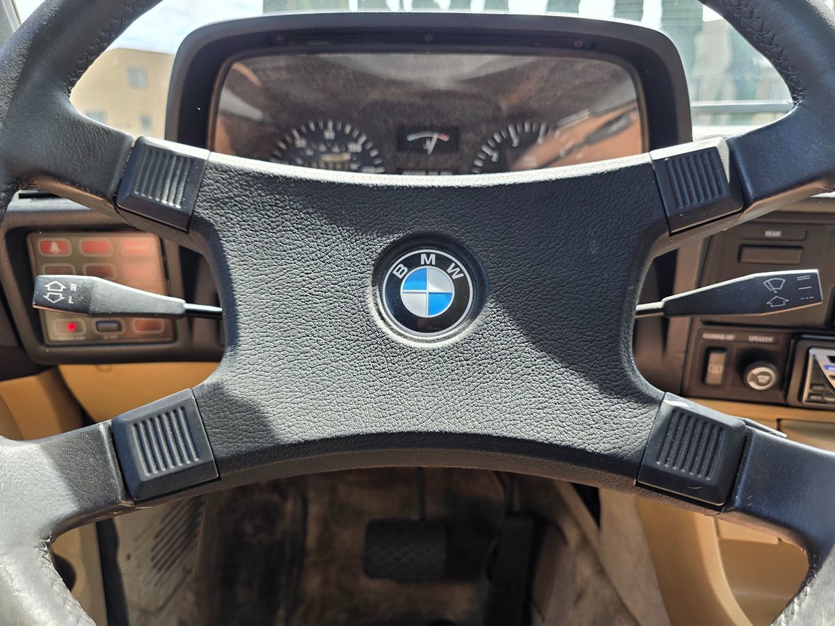 BMW 7 Series photo 24
