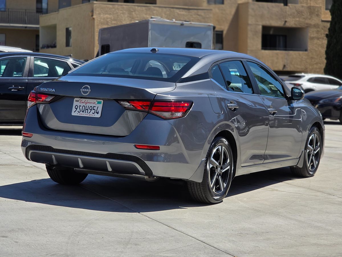 Nissan Sentra photo 9