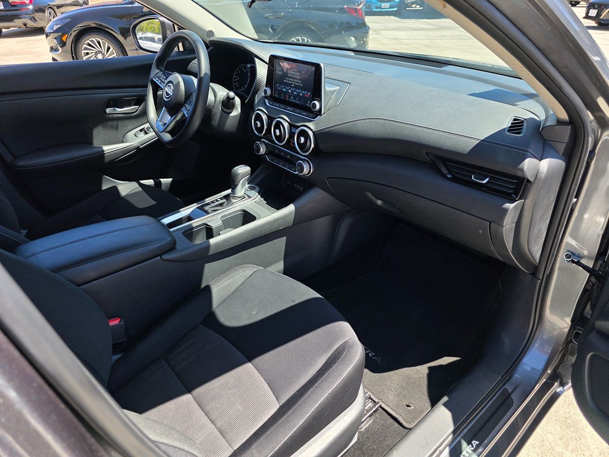 Nissan Sentra photo 12