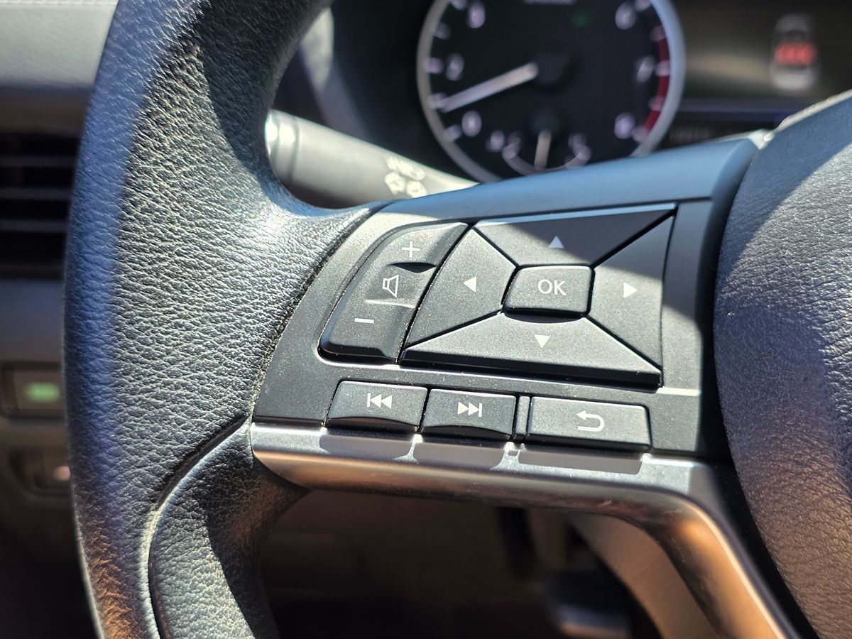 Nissan Sentra photo 26