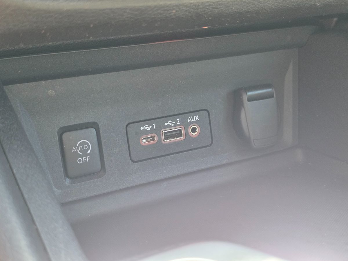 Nissan Sentra photo 35