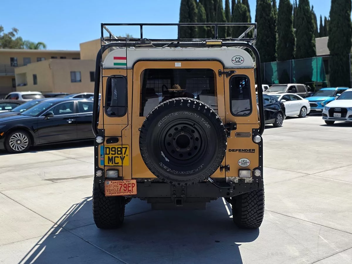 1986 Land Rover Defender - Carnova Inc. photo 8