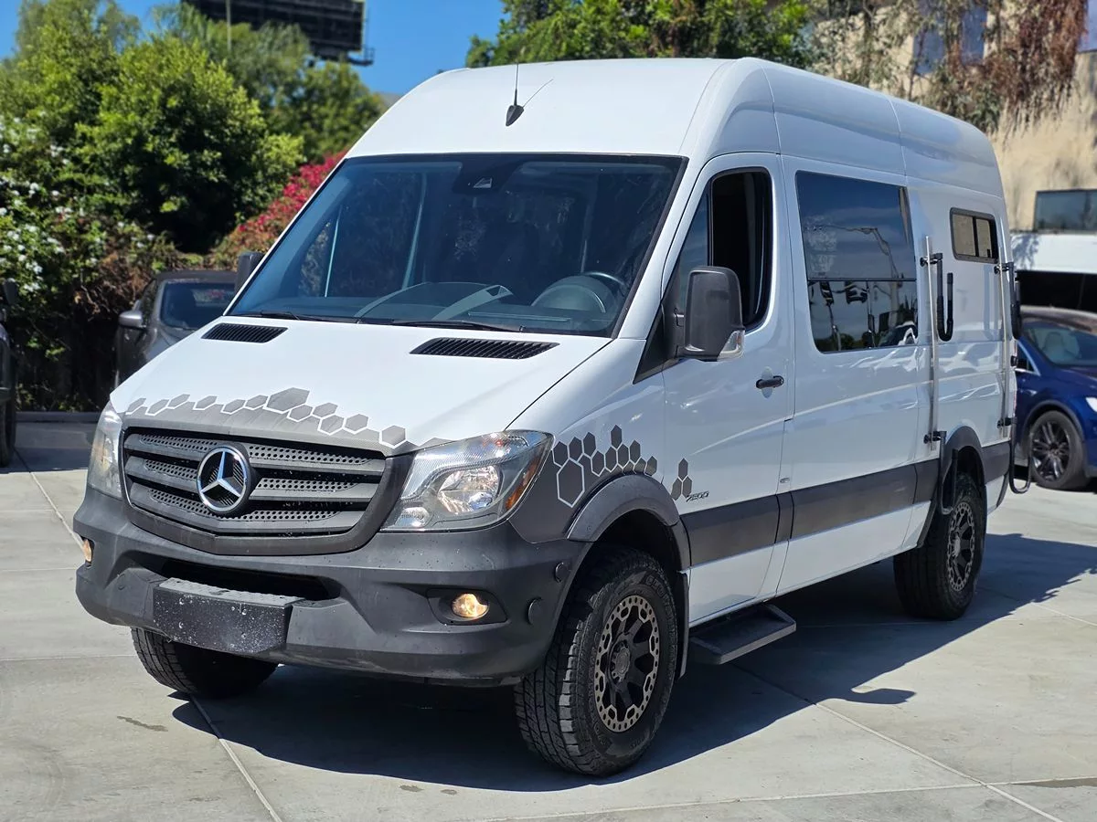 2015 Mercedes-Benz Sprinter RV RWD 2500 144" - Carnova Inc. photo 5