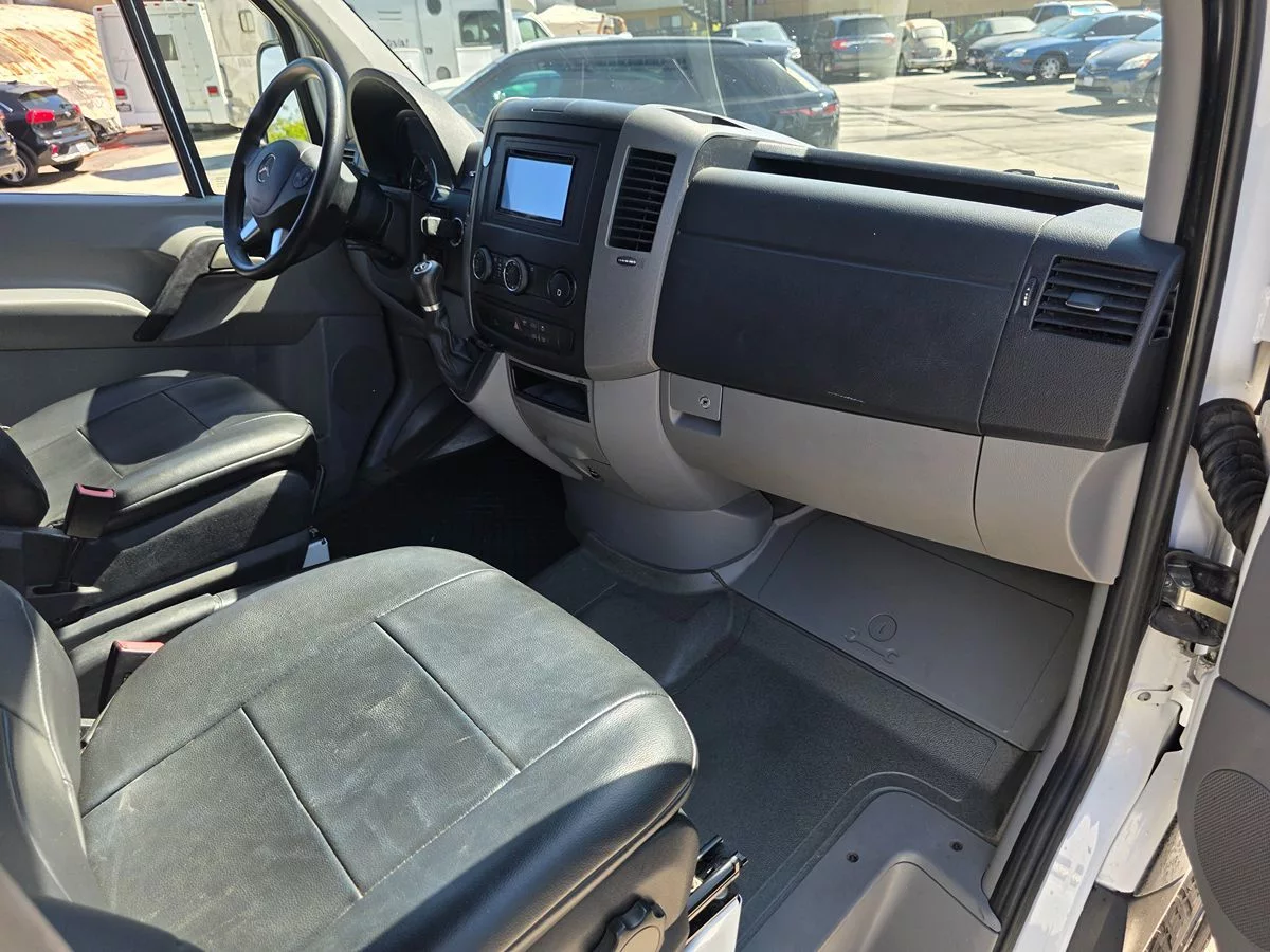 2015 Mercedes-Benz Sprinter RV RWD 2500 144" - Carnova Inc. photo 12