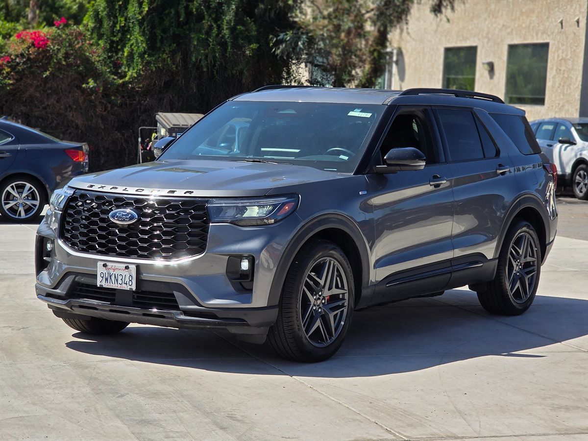 Ford Explorer photo 5