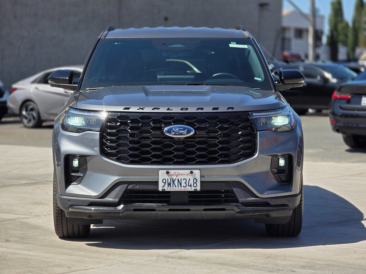 Ford Explorer photo 4