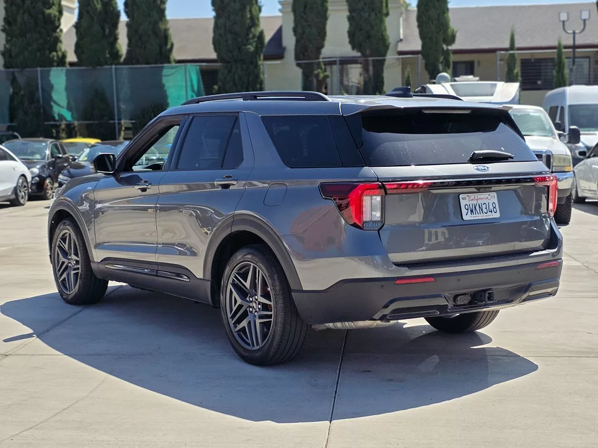 2026 Ford Explorer ST-Line - Carnova Inc. photo 8