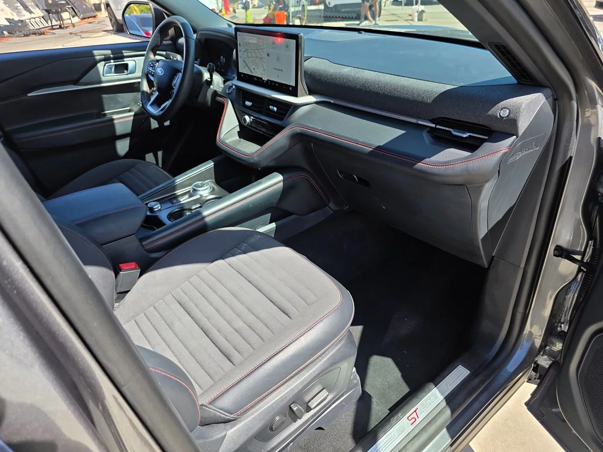 2026 Ford Explorer ST-Line - Carnova Inc. photo 13
