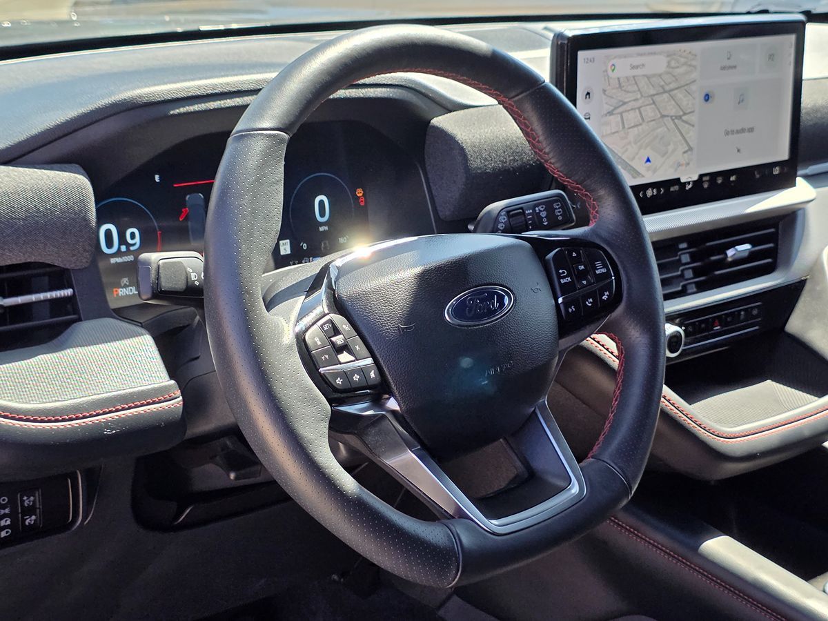 Ford Explorer photo 19