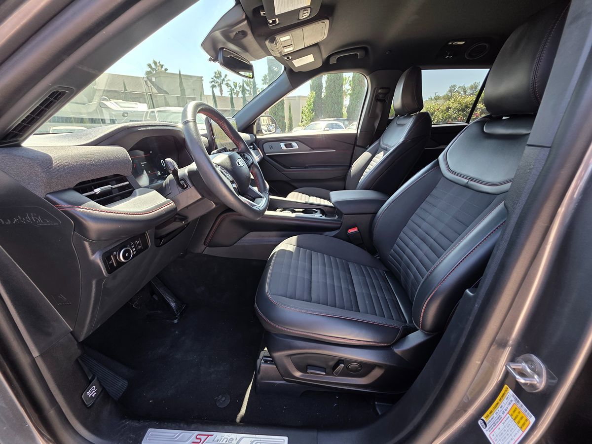 Ford Explorer photo 20