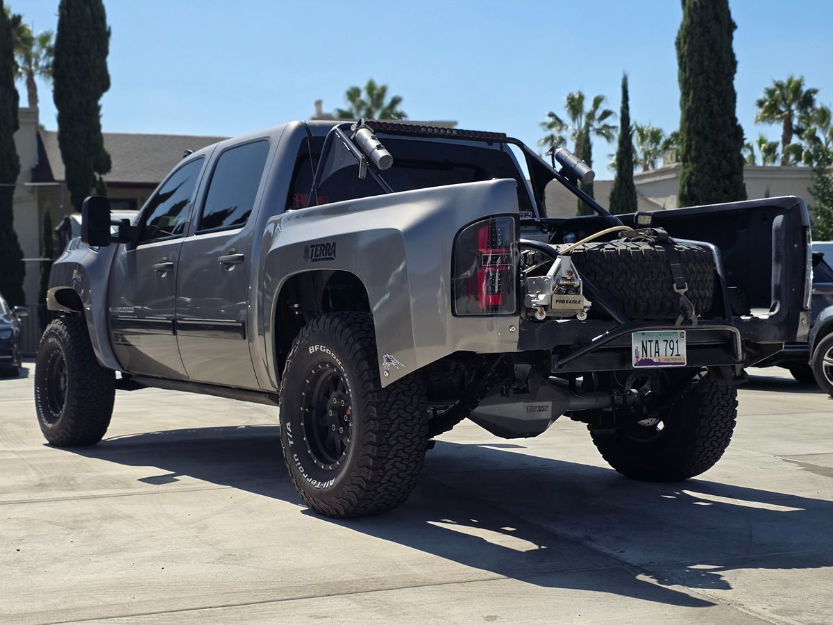 Chevrolet Silverado photo 6