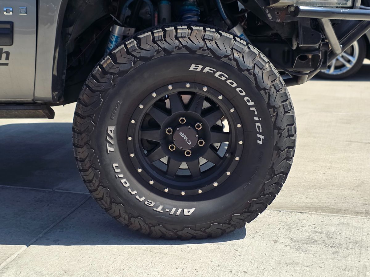 Chevrolet Silverado photo 9