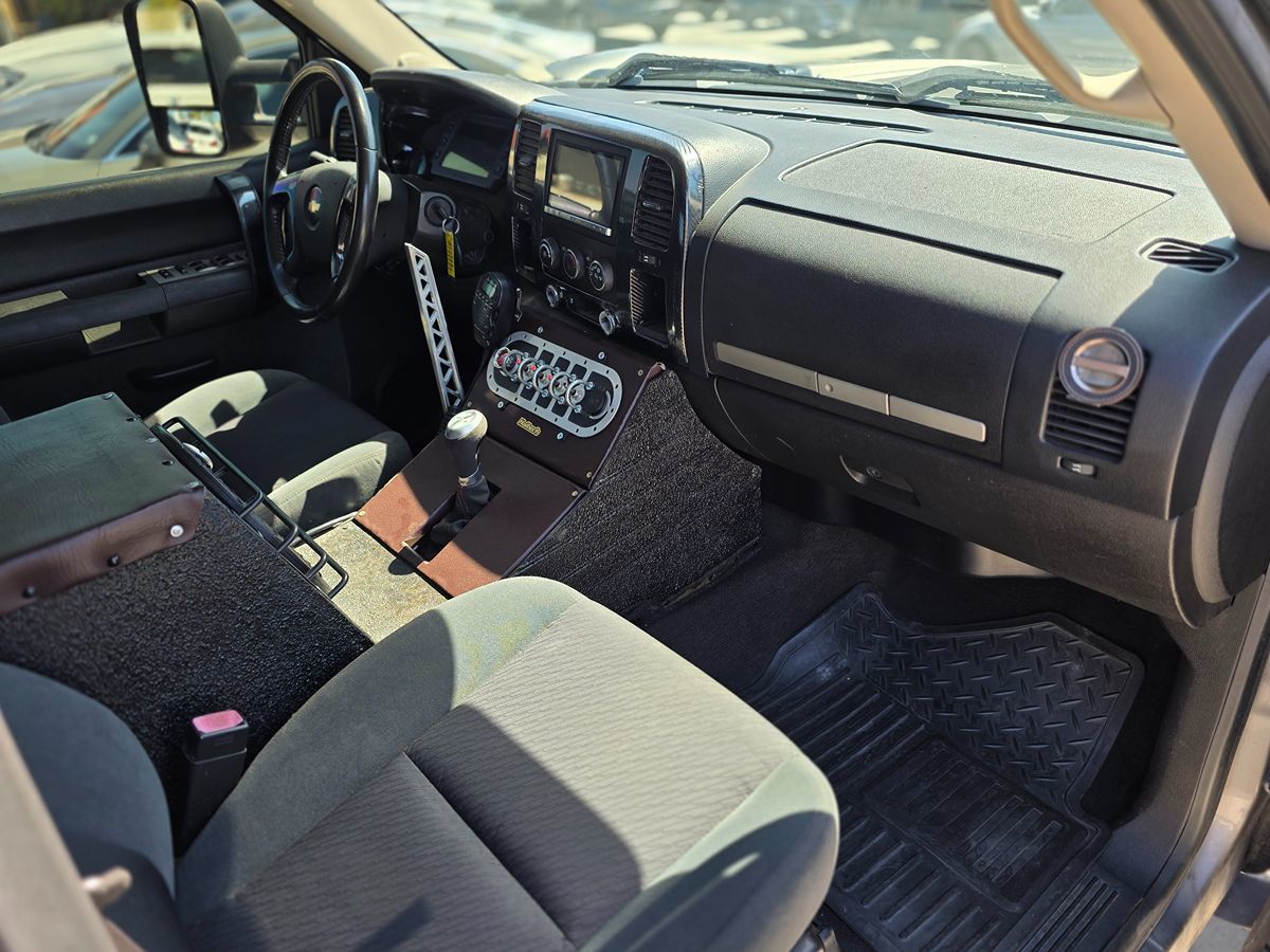 Chevrolet Silverado photo 16