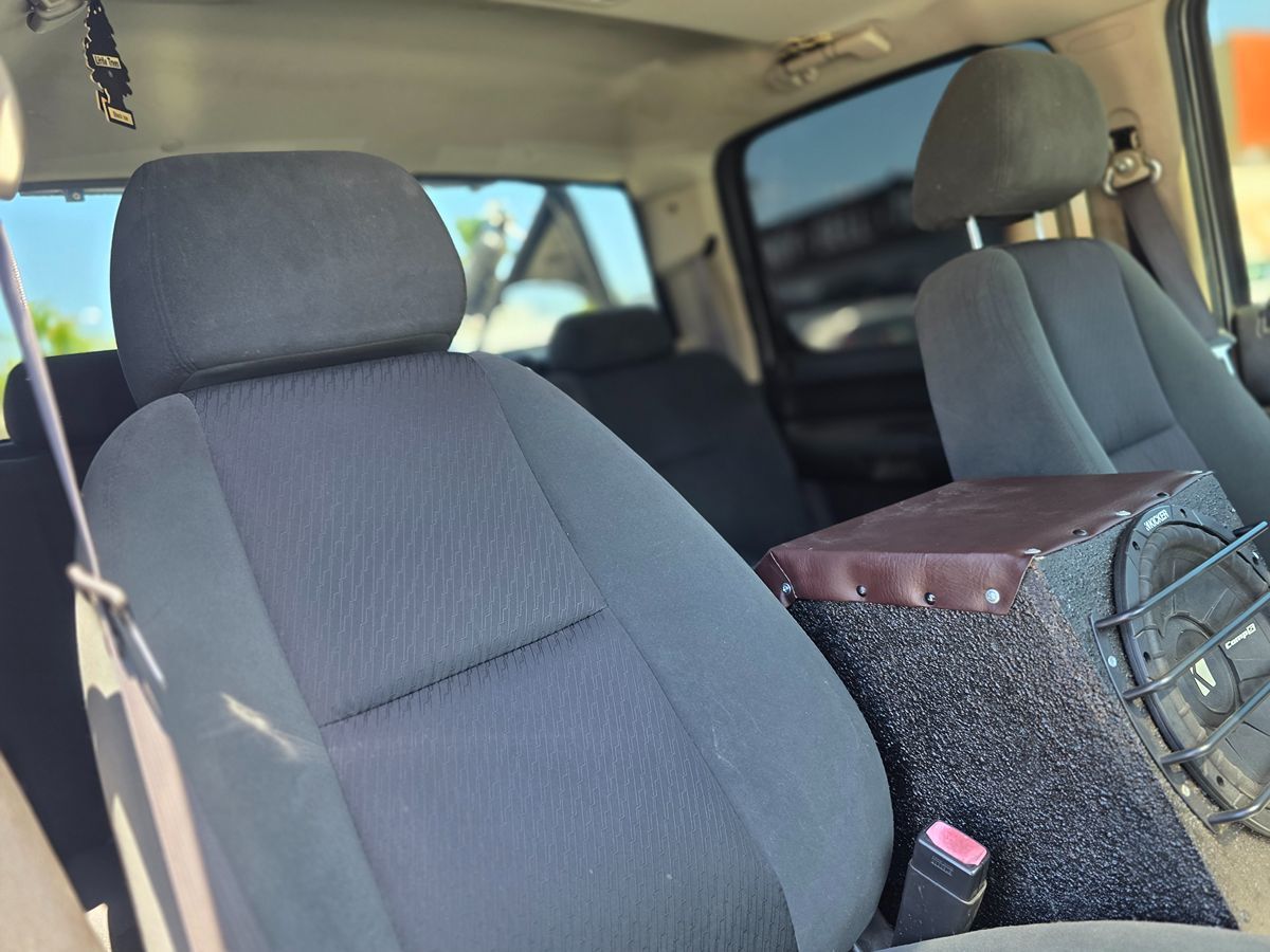 Chevrolet Silverado photo 18