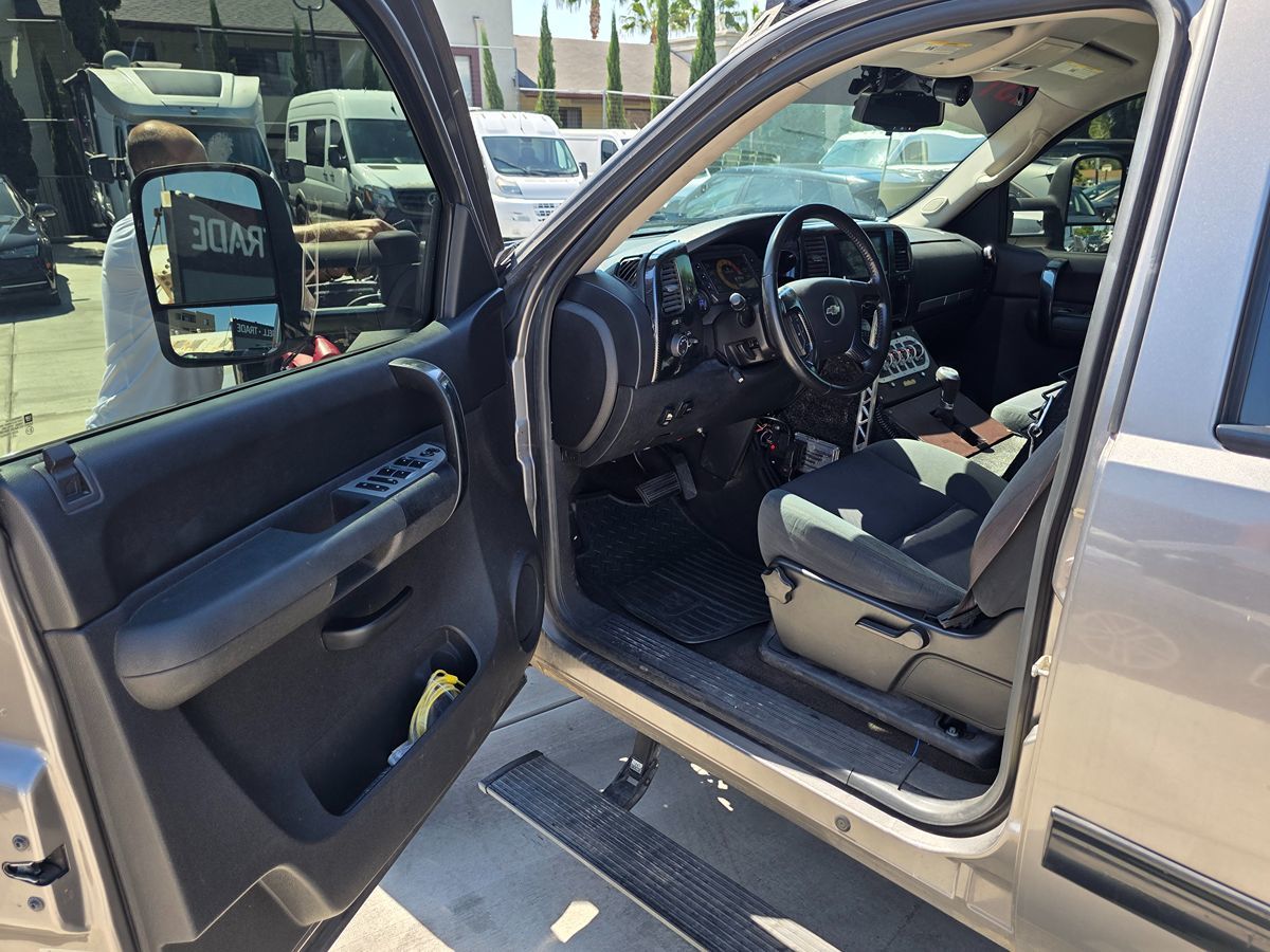 Chevrolet Silverado photo 38