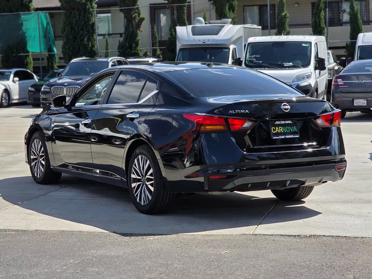 2025 Nissan Altima SV - Carnova Inc. photo 9