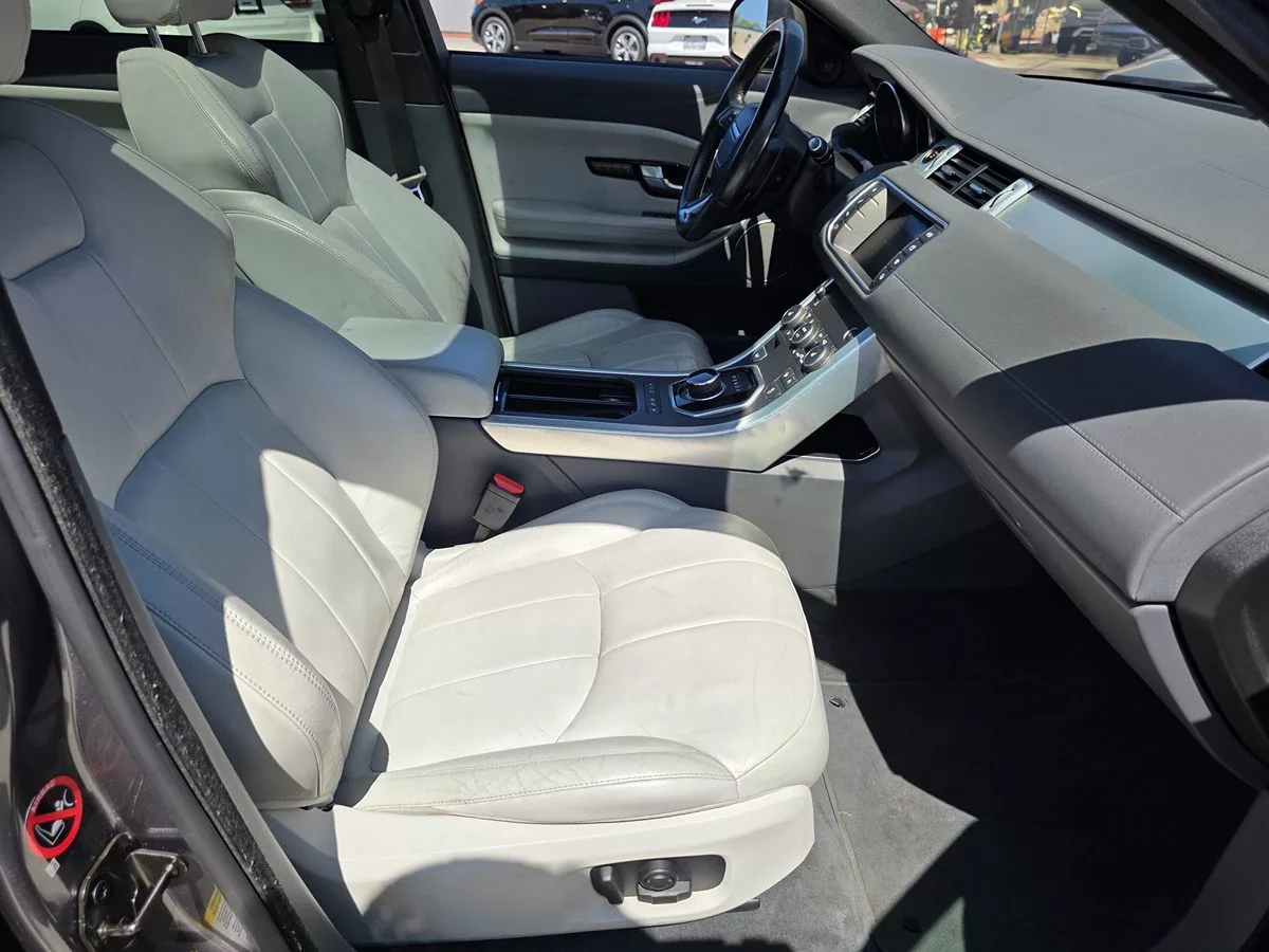 2017 Land Rover Range Rover Evoque SE - Carnova Inc. photo 12