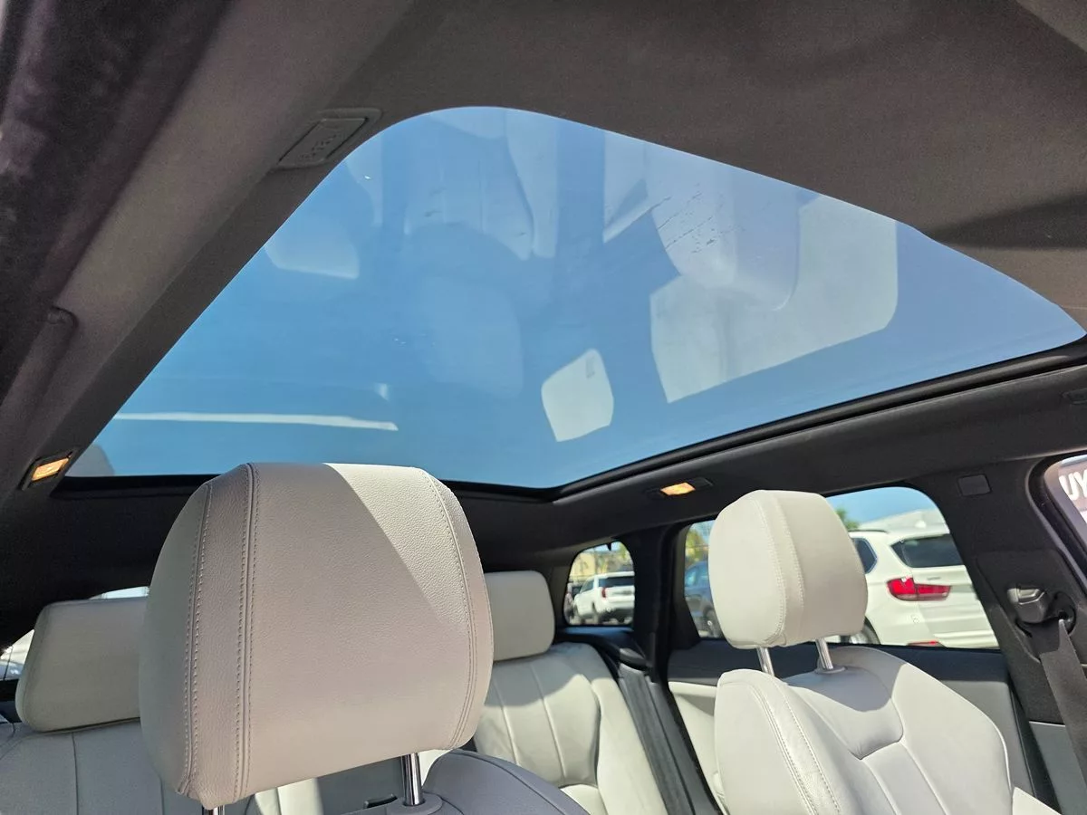 2017 Land Rover Range Rover Evoque SE - Carnova Inc. photo 14