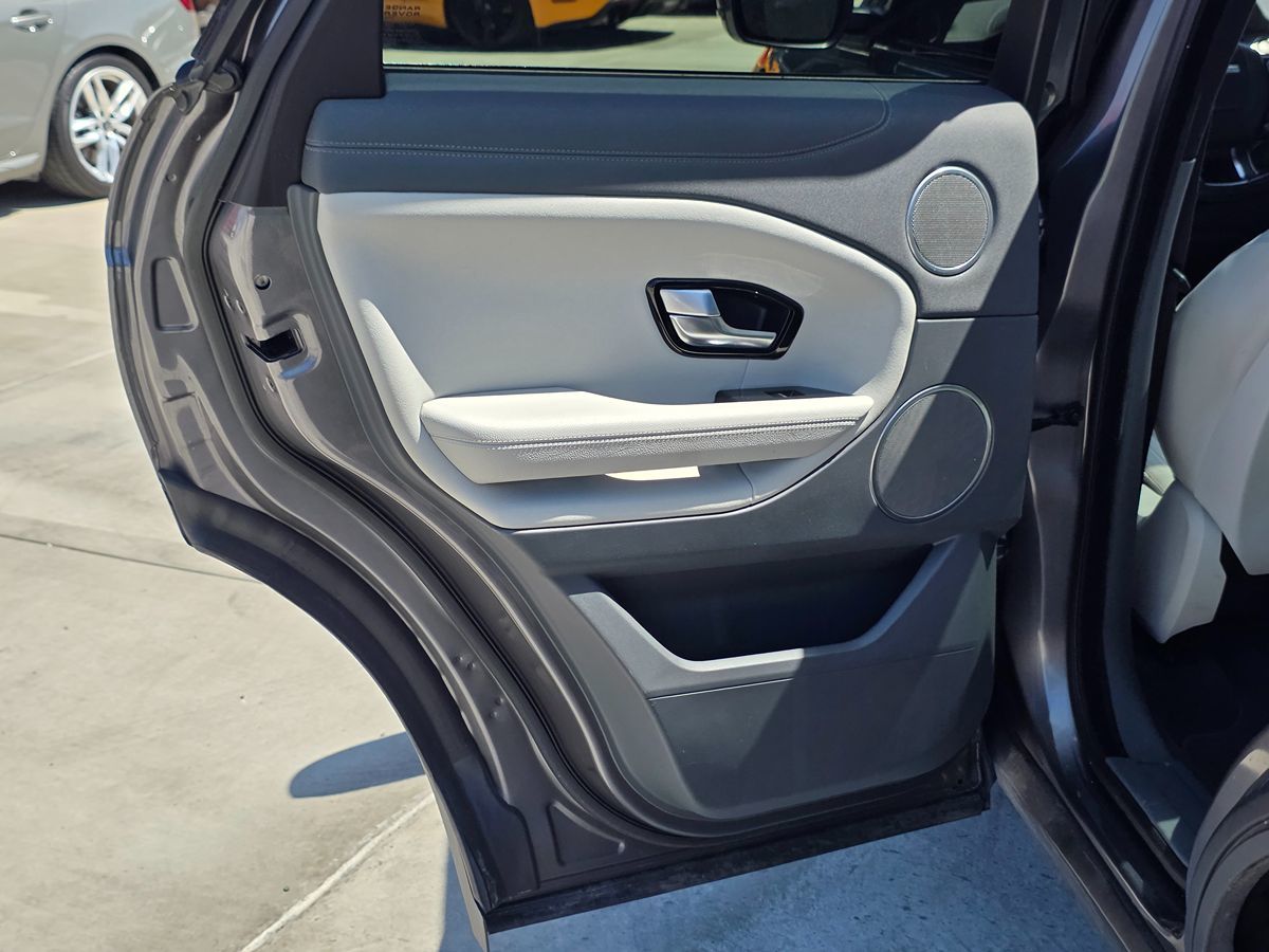 Land Rover Range Rover Evoque photo 25