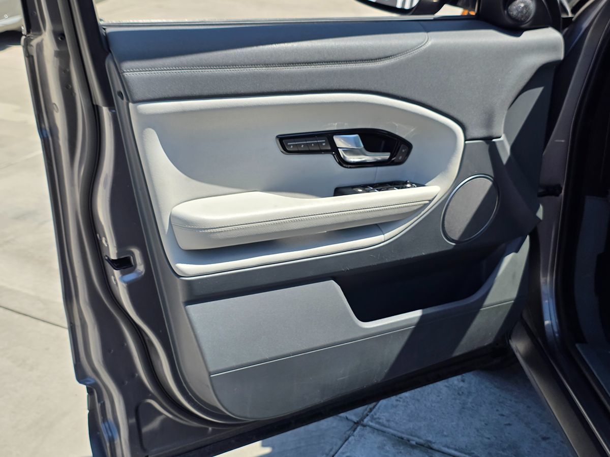 Land Rover Range Rover Evoque photo 26