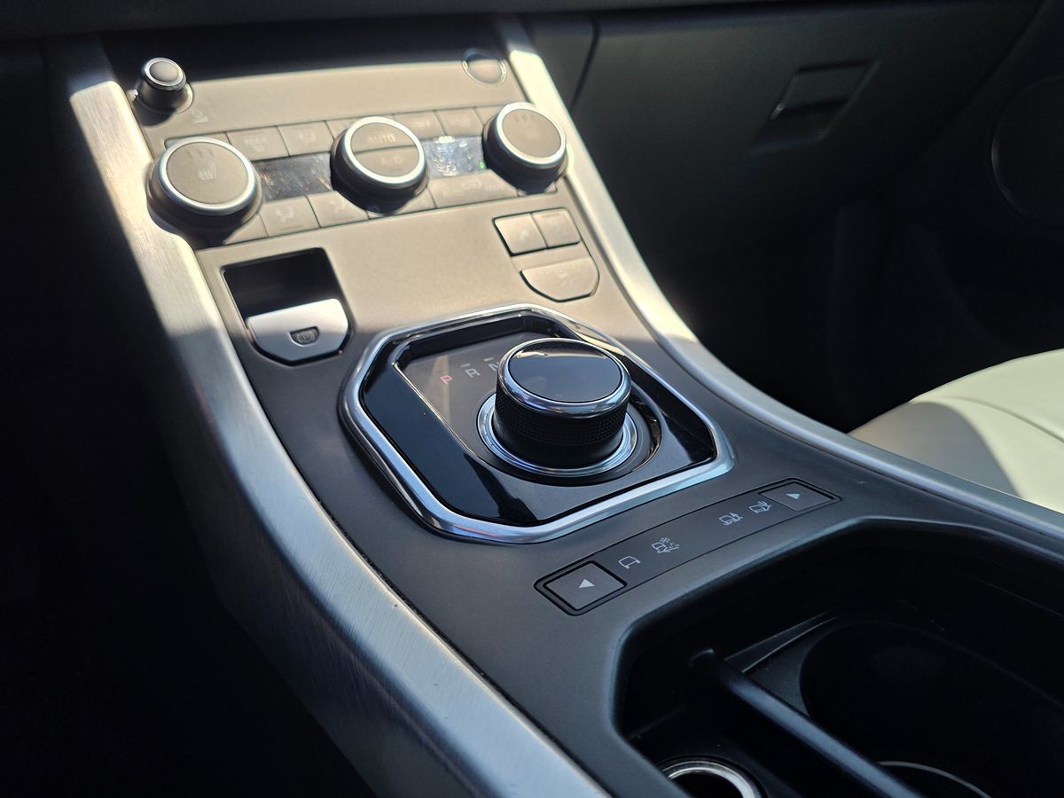 Land Rover Range Rover Evoque photo 39