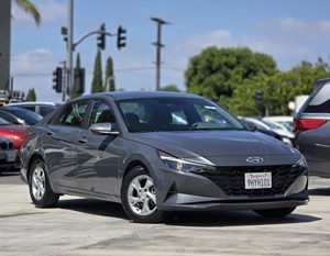 2023 Hyundai Elantra SE - Carnova Inc. photo 2
