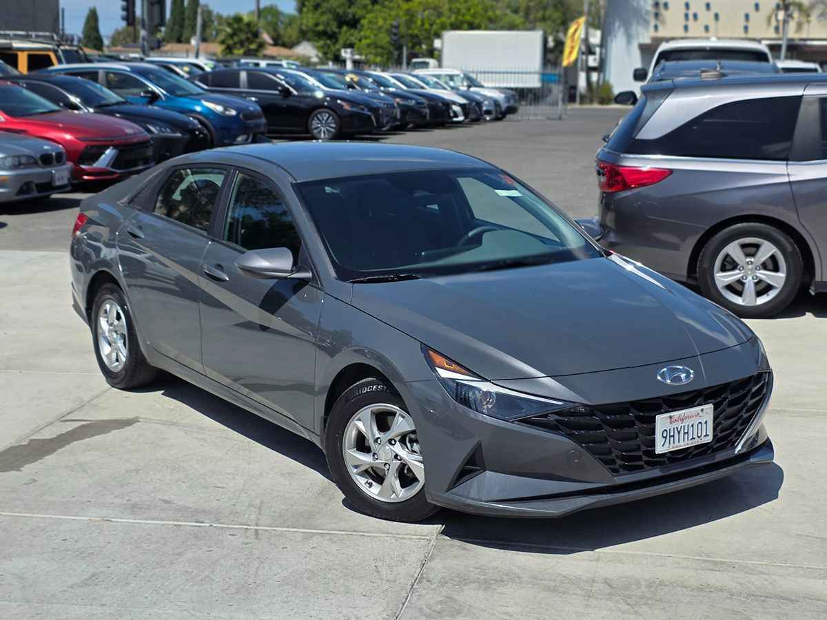 Hyundai Elantra photo 4