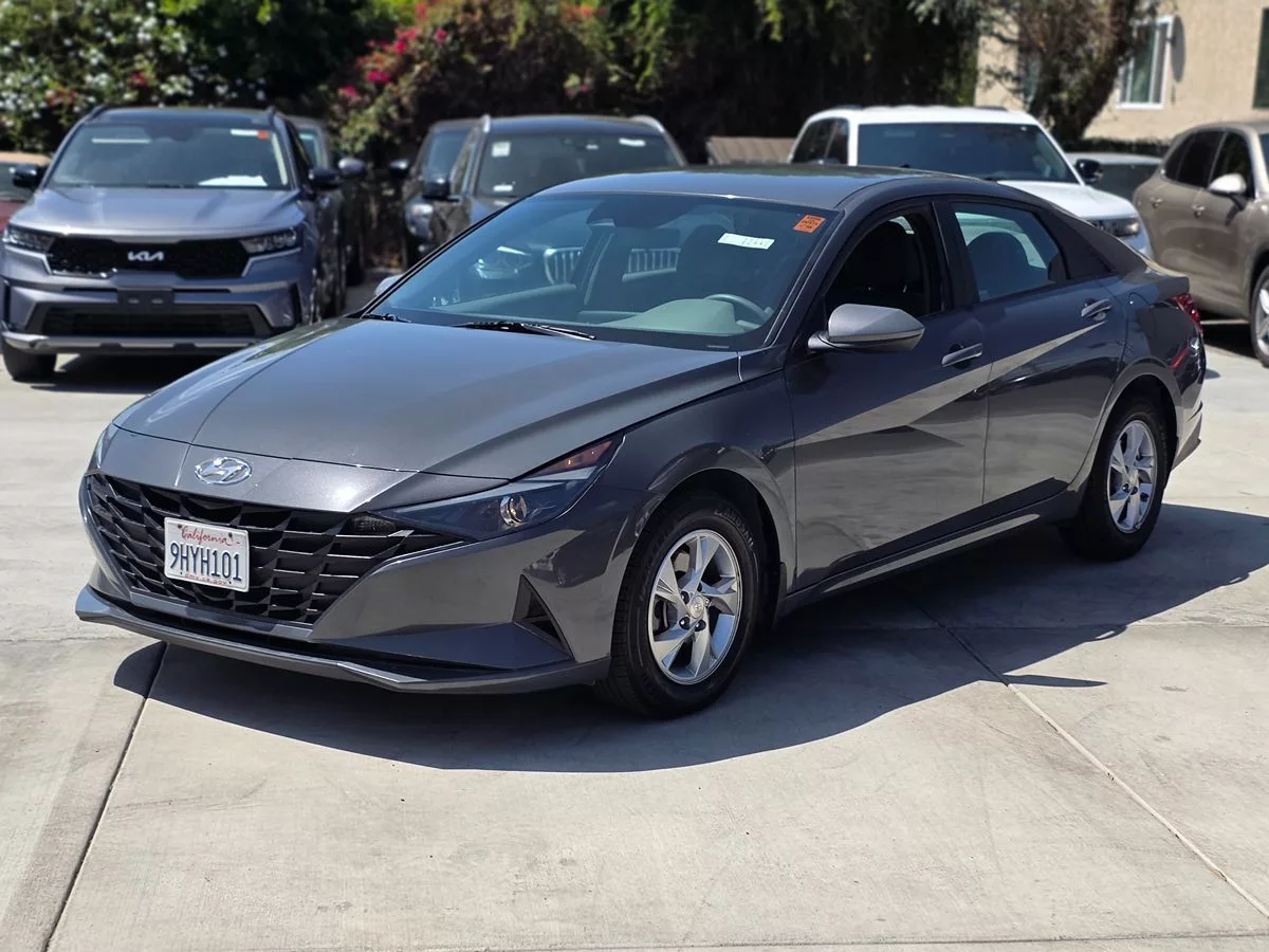 2023 Hyundai Elantra SE - Carnova Inc. photo 6