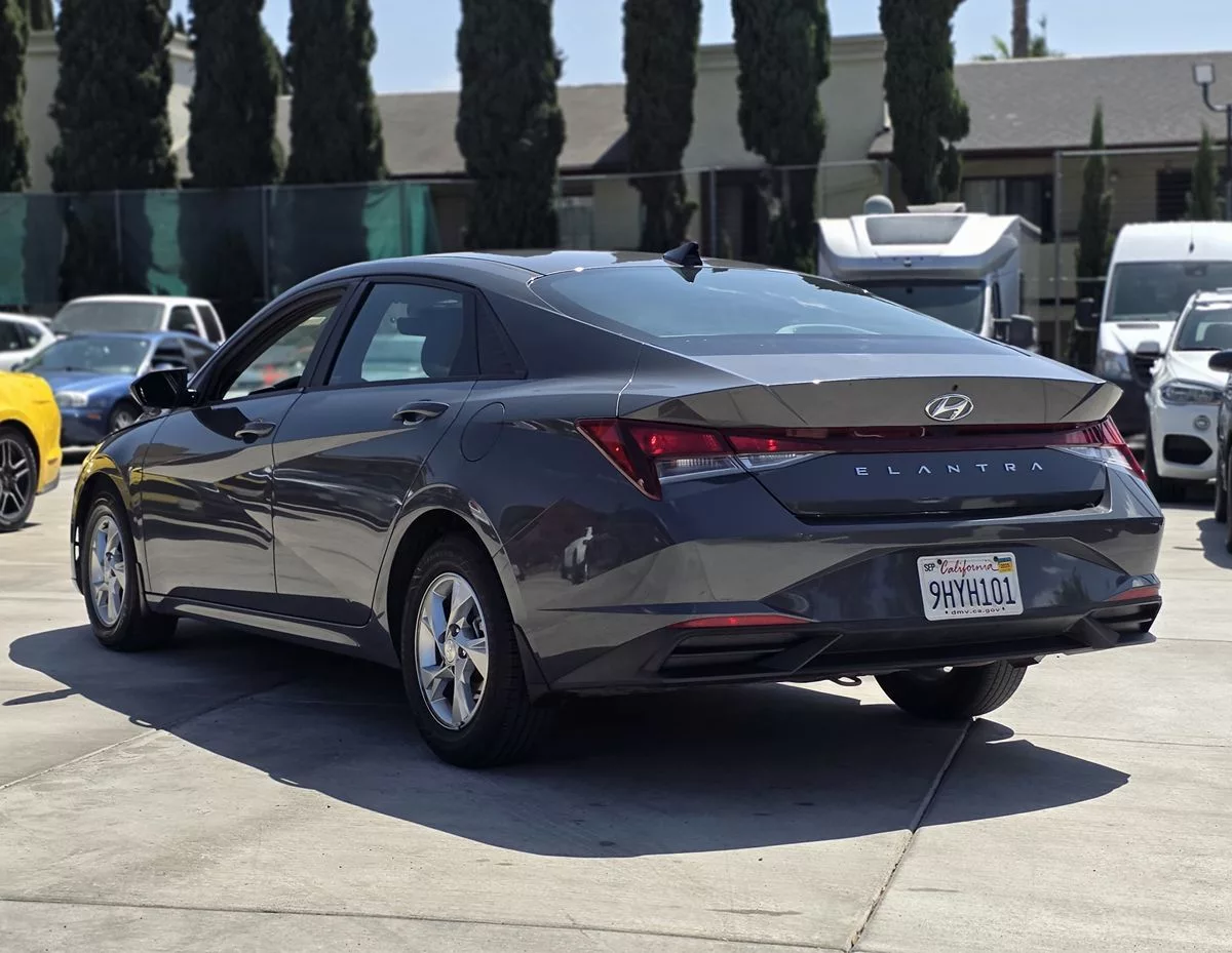 2023 Hyundai Elantra SE - Carnova Inc. photo 7