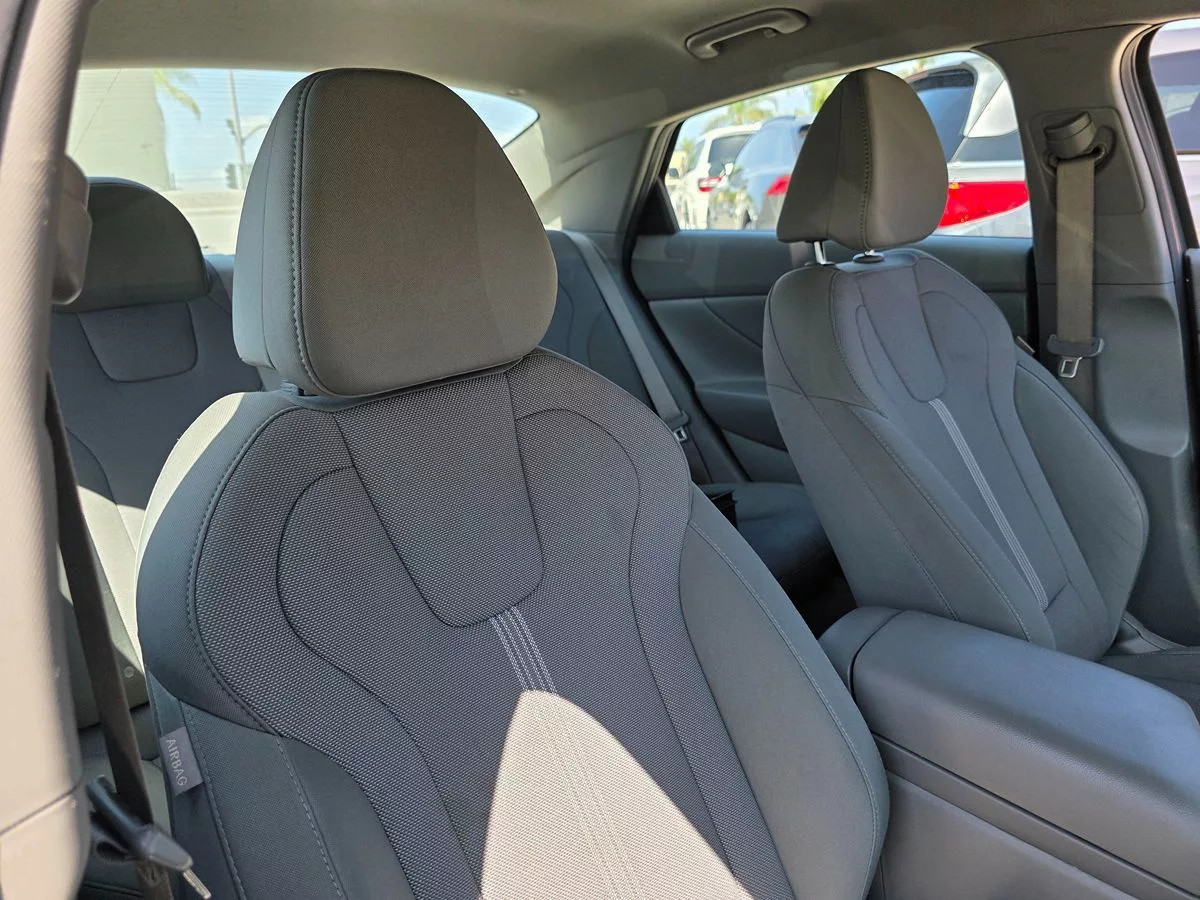 2023 Hyundai Elantra SE - Carnova Inc. photo 13